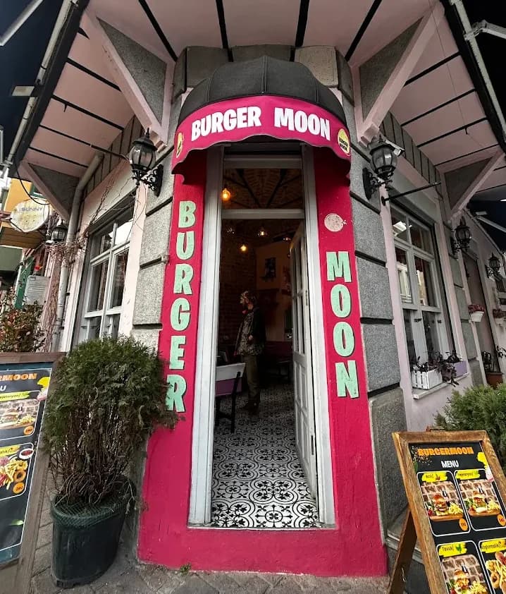 Burgermoon 1