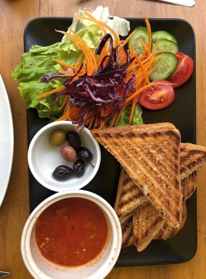 Ayrışım Kitabevi Kafe 1