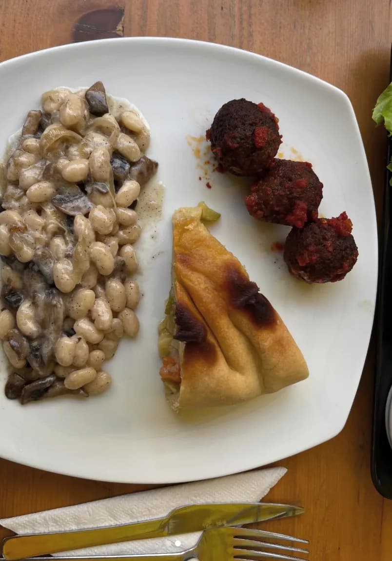 Ayrışım Kitabevi Kafe 3