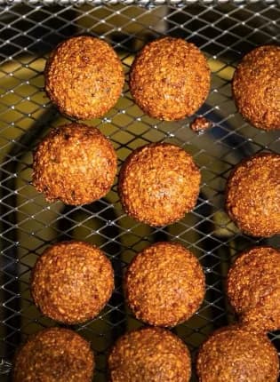 Nohut Falafel & Humus 3