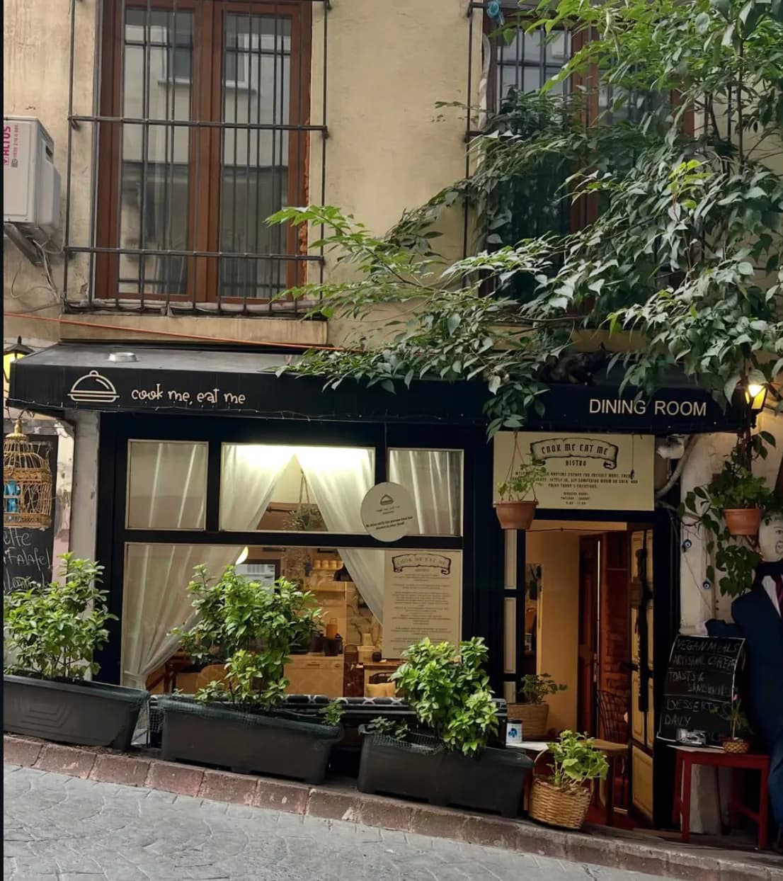 CMEM Bistro