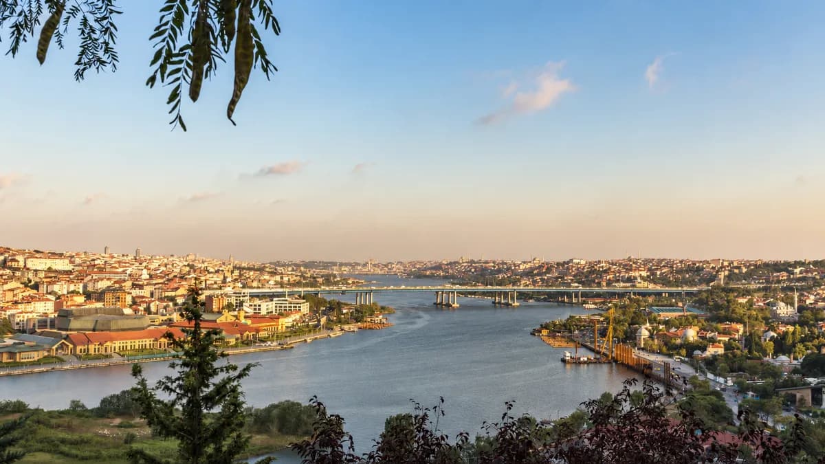 🌿 A Vegan Day Around the Golden Horn